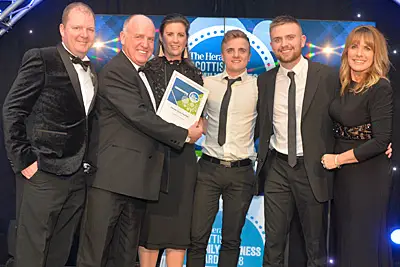 Paul-Connelly-and-family at the herald Scottish family business awards 2016